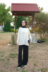 Kendinden Desenli Tunik Ekru