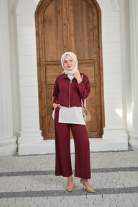 Kendinden Desenli Üçlü Takım Bordo