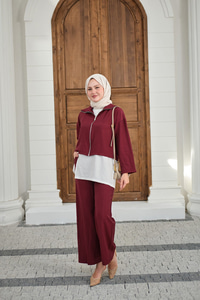 Kendinden Desenli Üçlü Takım Bordo