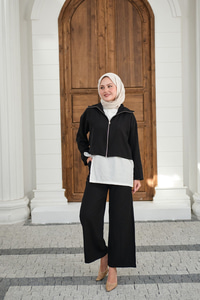 Kendinden Desenli Üçlü Takım Siyah