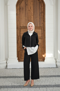 Kendinden Desenli Üçlü Takım Siyah