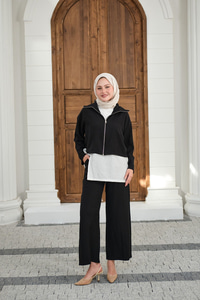 Kendinden Desenli Üçlü Takım Siyah