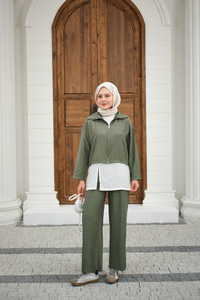 Kendinden Desenli Üçlü Takım Yeşil