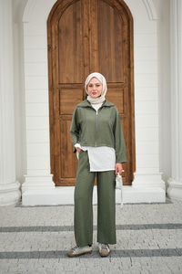 Kendinden Desenli Üçlü Takım Yeşil