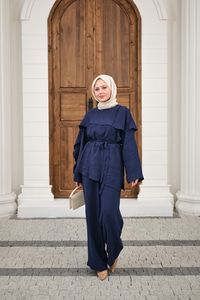 Kendinden Desenli Yaka Pelerinli Bel Bağlamalı Takım Lacivert