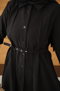 Kendinden Kemer Geçirme Detaylı Gömlek Yaka Takım Siyah