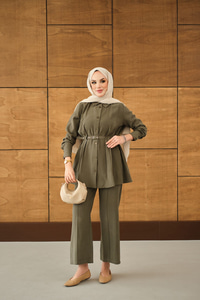 Kendinden Kemer Geçirme Detaylı Gömlek Yaka Takım Haki Yeşil