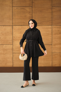 Kendinden Kemer Geçirme Detaylı Gömlek Yaka Takım Siyah