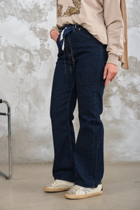 Kesik Paça Fular Detaylı Pantolon Lacivert