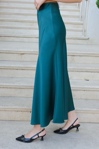 Kiloş Saten Etek Yeşil