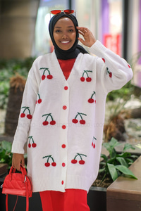 Uygun Fiyatlı KIRAZ DESEN TRIKO HIRKA BEYAZ | Loccomoda.com 