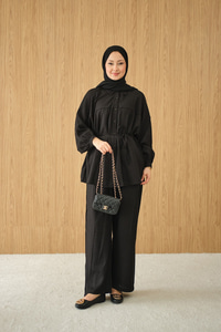 Kırışık Desen Bel Bağlamalı Gömlek Yaka Takım Siyah