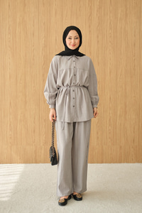 Kırışık Desen Bel Bağlamalı Gömlek Yaka Takım Gri