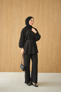 Kırışık Desen Bel Bağlamalı Gömlek Yaka Takım Siyah