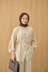 Kırışık Desen Bel Bağlamalı Gömlek Yaka Takım Krem