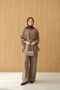 Kırışık Desen Bel Bağlamalı Gömlek Yaka Takım Kahverengi