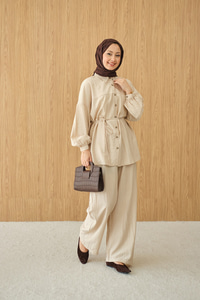 Kırışık Desen Bel Bağlamalı Gömlek Yaka Takım Krem