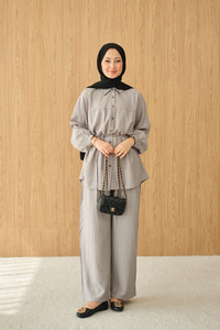 Kırışık Desen Bel Bağlamalı Gömlek Yaka Takım Gri