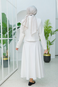 Kısa Fiyonk Detaylı Etek Takım Ekru