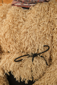 Kıvırcık Detay Kürk Kaban Krem