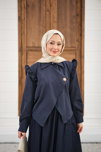 Kol Büzgülü Broş Detay Gömlek Lacivert