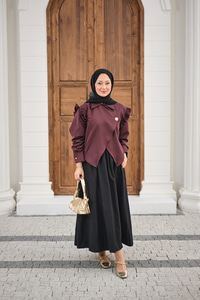 Kol Büzgülü Broş Detay Gömlek Mürdüm