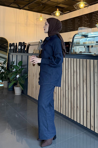 Kol Büzgülü Düğme Detay Yaka Bağlamalı Kot Pantolonlu Takım Lacivert