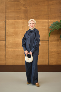 Kol Büzgülü Düğme Detay Yaka Bağlamalı Kot Pantolonlu Takım Lacivert