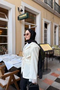 Kol Dantelli Ceket Krem