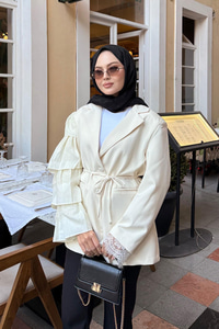 Kol Dantelli Ceket Krem