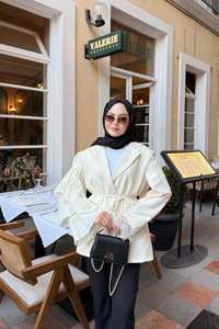 Kol Dantelli Ceket Krem