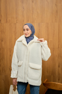 Kol Kemerli Peluş Astarlı Mont Krem