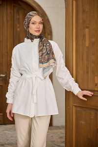 Kol Ve Bel Büzgülü Çıt Çıt Detaylı Gömlek Beyaz