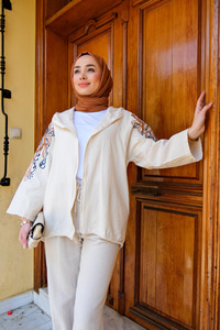 Kol ve Sırt  Baskılı Kapşonlu Ceket  KREM