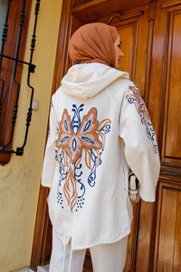 Kol ve Sırt  Baskılı Kapşonlu Ceket  KREM