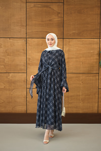 Kol Volanlı Ekose Desen Şifon Elbise Lacivert