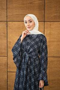 Kol Volanlı Ekose Desen Şifon Elbise Lacivert