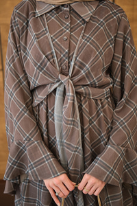 Kol Volanlı Ekose Desen Şifon Elbise Vizon