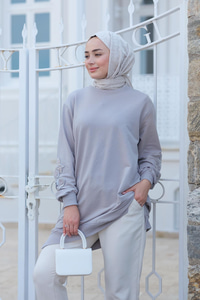 Kolları Çicek Nakışlı Tunik Gri