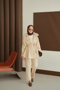 Kolları Fermuar Detay Takım Krem