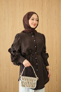 Kolları Fırfırlı Bel Bağlamalı Gömlek Kahverengi