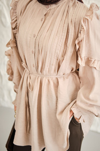 Kolları Nervurlu Önü Pileli Gömlek Bej