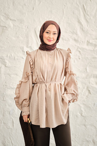 Kolları Nervurlu Önü Pileli Gömlek Bej