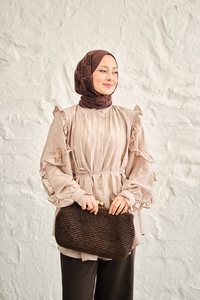 Kolları Nervurlu Önü Pileli Gömlek Bej