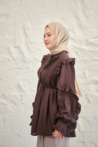 Kolları Nervurlu Önü Pileli Gömlek Kahverengi