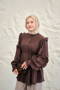 Kolları Nervurlu Önü Pileli Gömlek Kahverengi