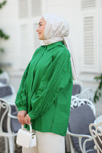 Kolları Pile Detay Gömlek Zümrüt Yeşil