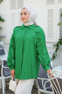Kolları Pile Detay Gömlek Zümrüt Yeşil