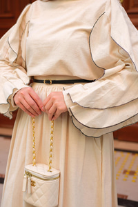 Kolları Süs Dikişli Takım Krem