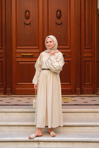 Kolları Süs Dikişli Takım Krem